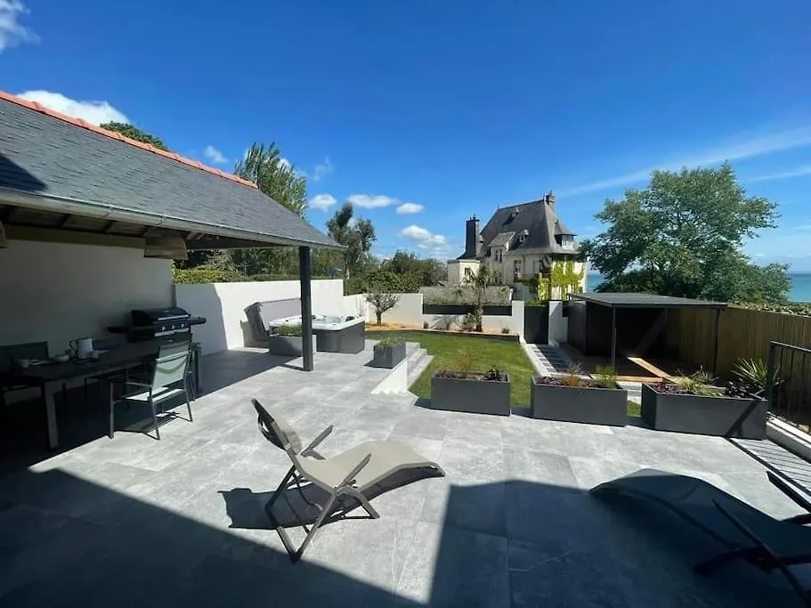 Magnifique Villa Avec Jacuzzi Au Coeur De Morgat Crozon 0*,  France